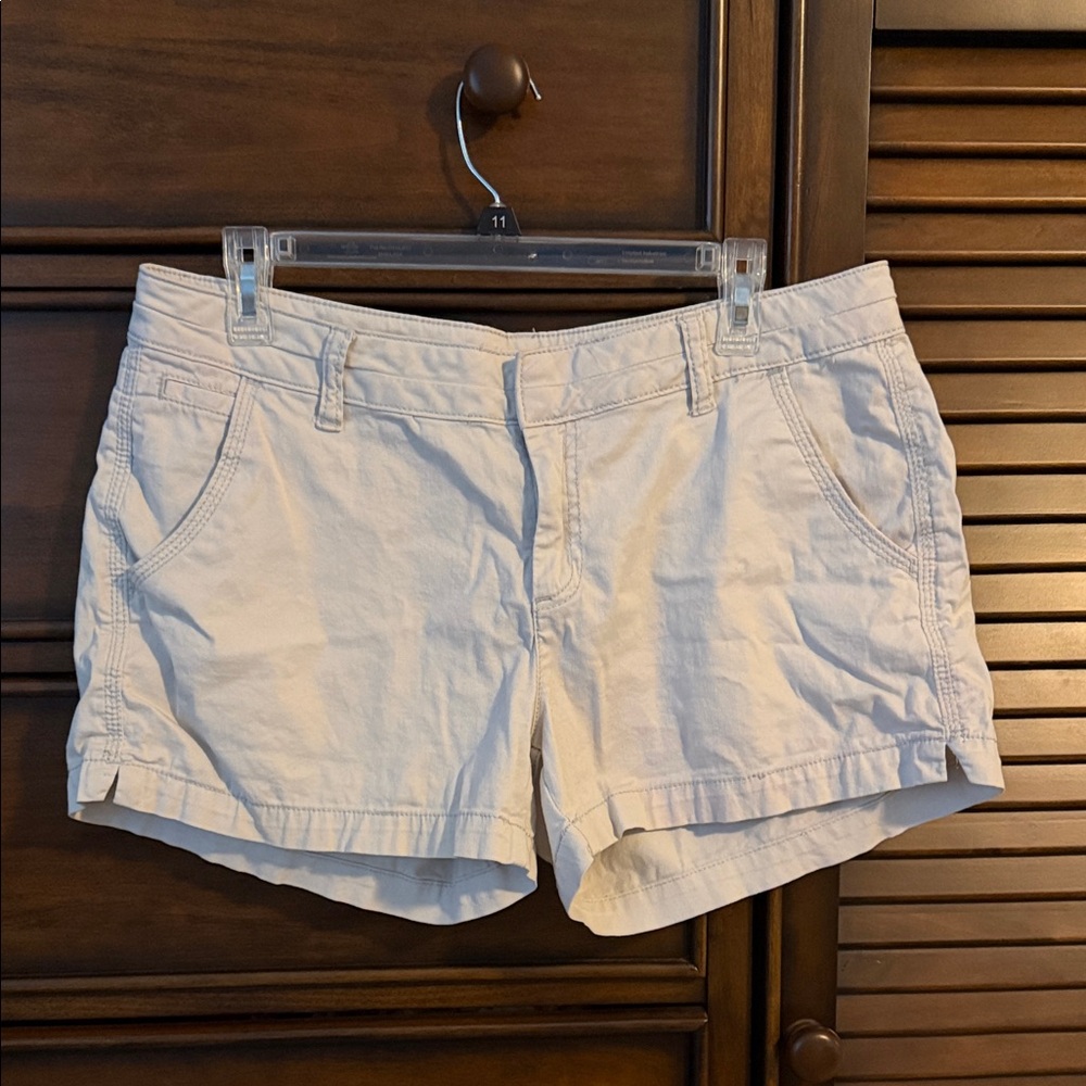 Elle Women's Khaki Shorts